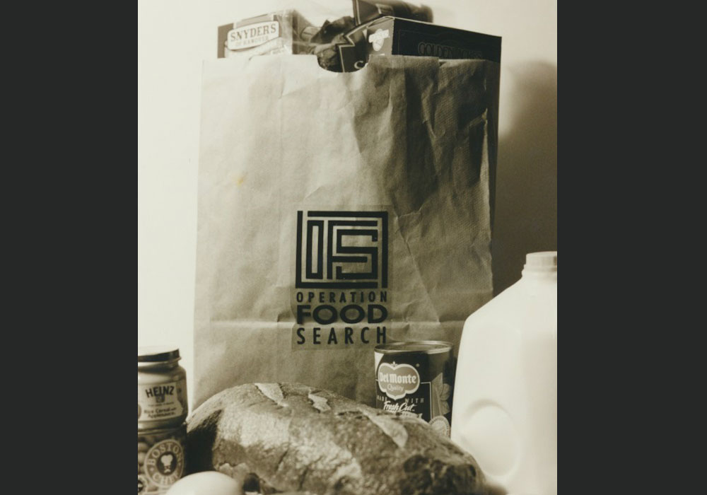 Vintage photo of operation food search delivering food