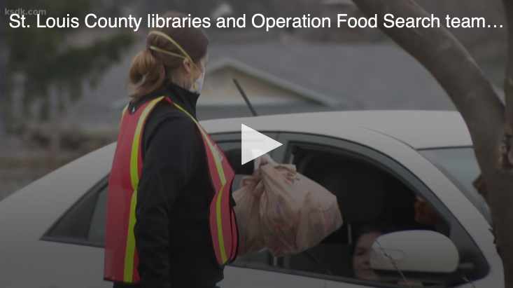 Volunteer donating food