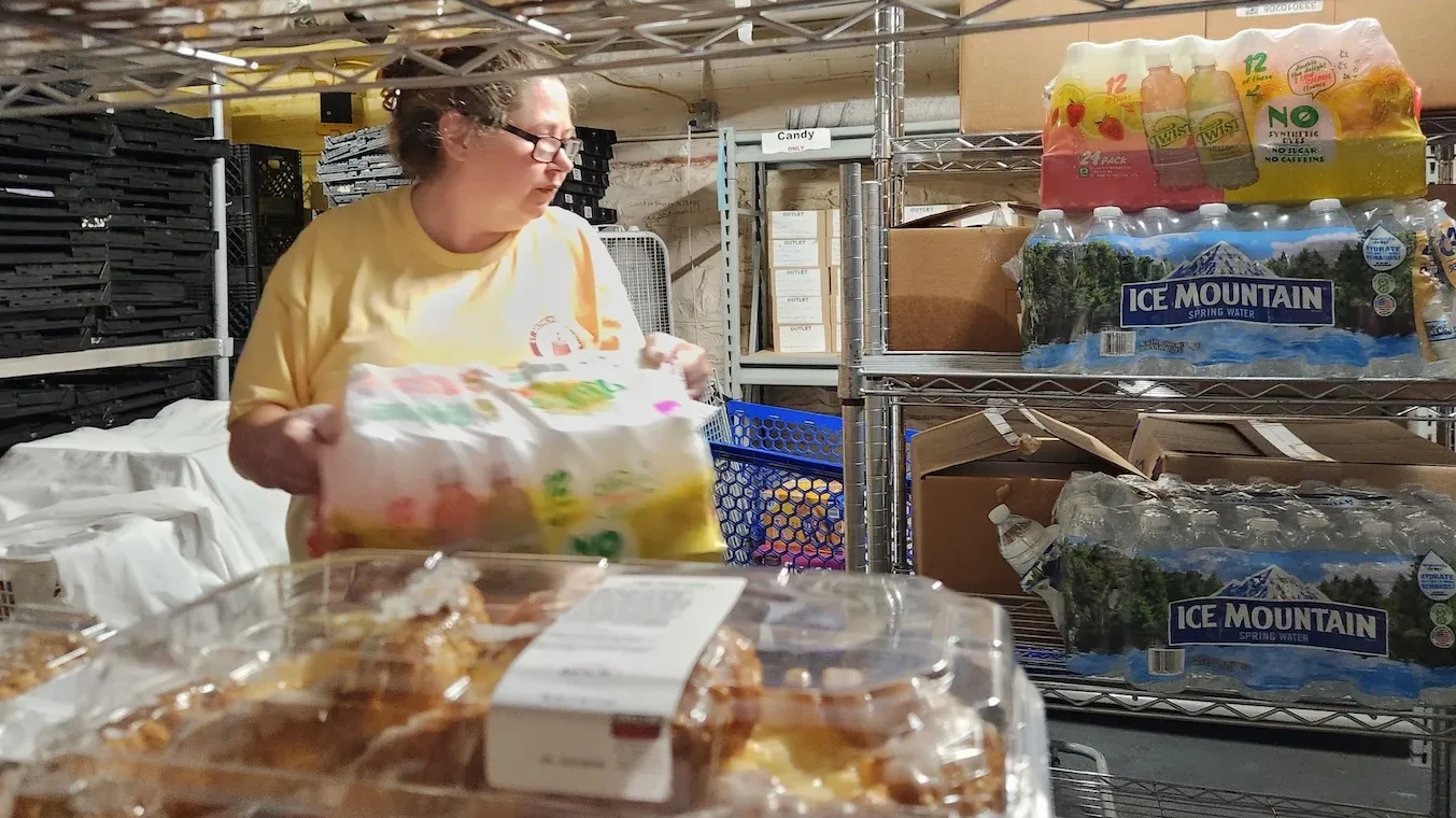 Demand for food aid swells in St. Louis—and then swells more